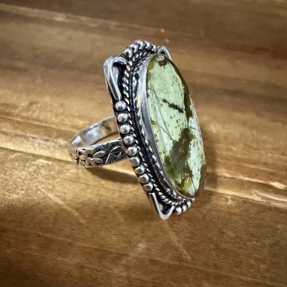 Gaspeite Gemstone Silver Ring Size 11 - Picture 4 of 4
